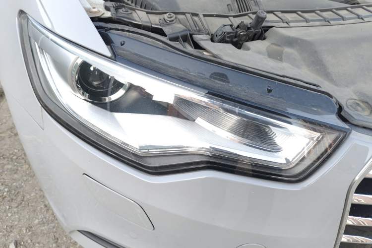 Used Audi A6L 2014 TFSI Standard Model Right Front Headlight