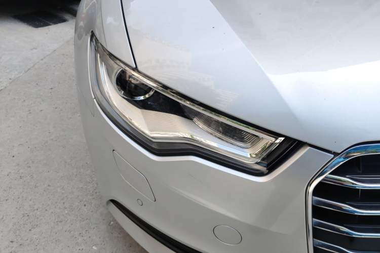 Used Audi A6L 2014 TFSI Standard Model Right Front Headlight