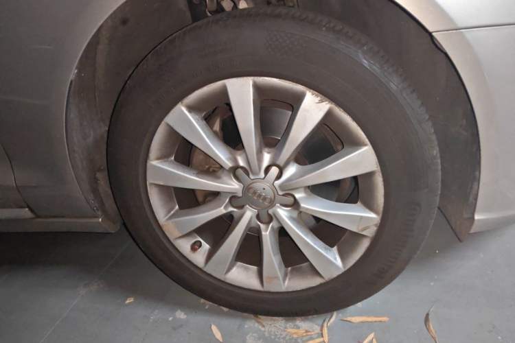 Used Audi A6L 2014 TFSI Standard Model Right Front Wheel Hub