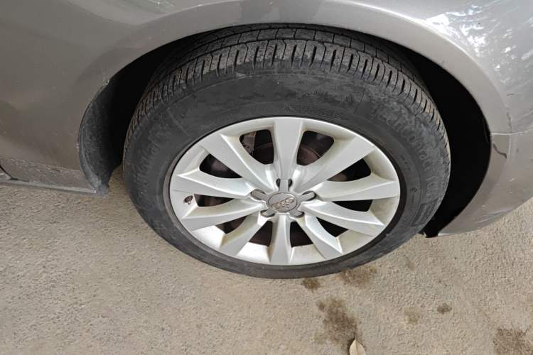 Used Audi A6L 2014 TFSI Standard Model Right Front Wheel Hub