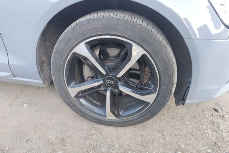 Used Audi A6L 2014 TFSI Standard Model Right Front Wheel Hub