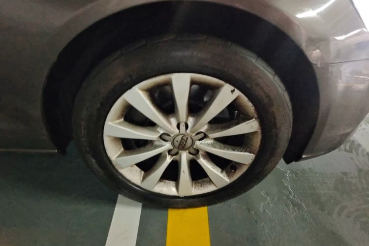 Used Audi A6L 2014 TFSI Standard Model Right Front Wheel Hub
