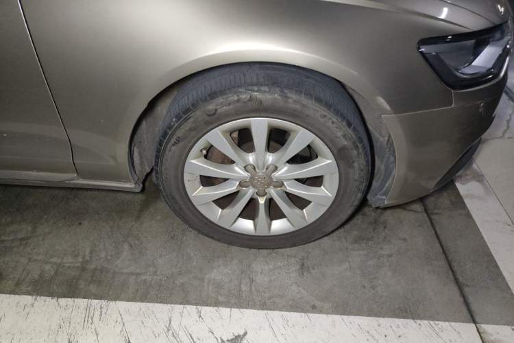 Used Audi A6L 2014 TFSI Standard Model Right Front Wheel Hub