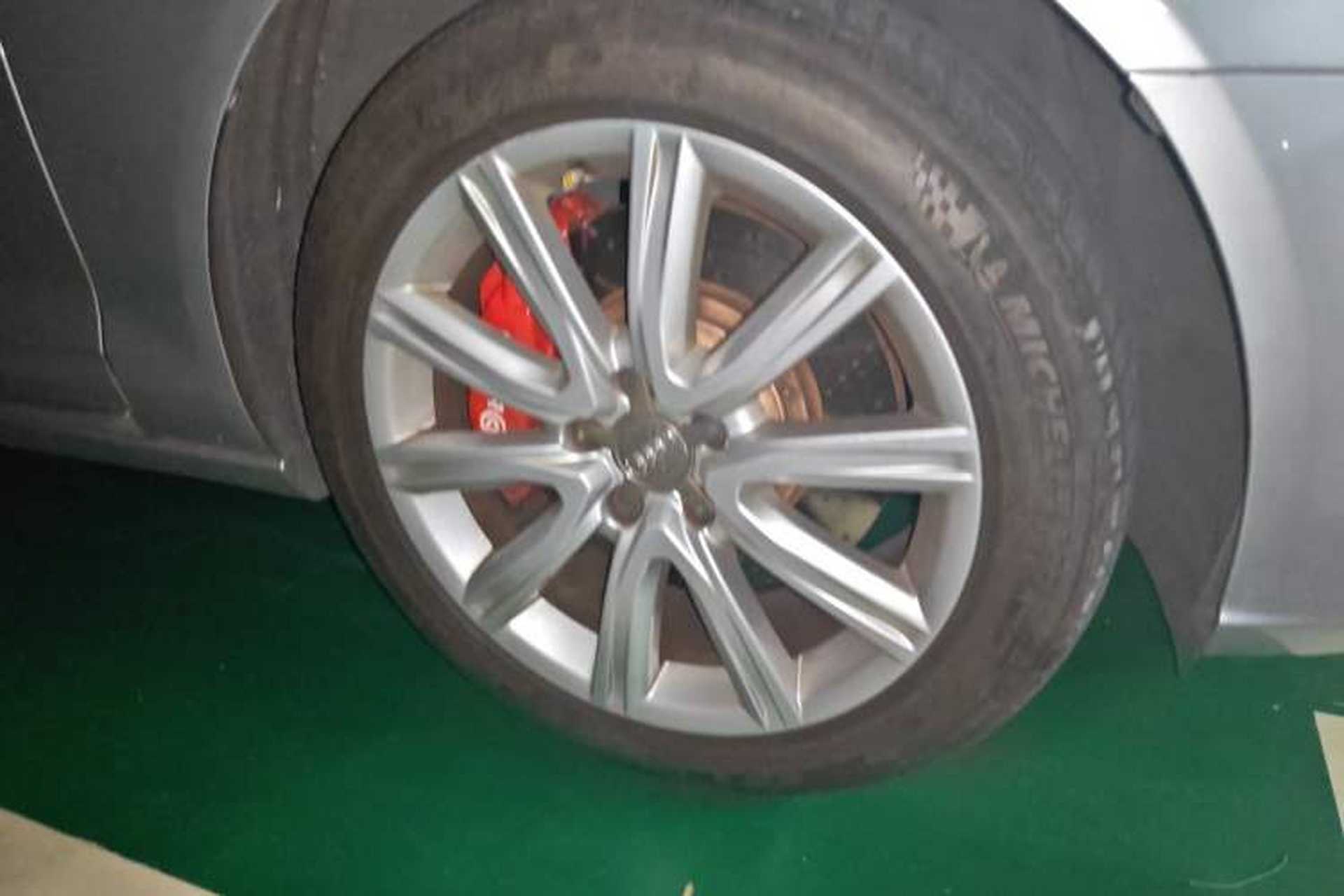Used Audi A6L 2014 35 FSI quattro Luxury Model Right Front Wheel Hub