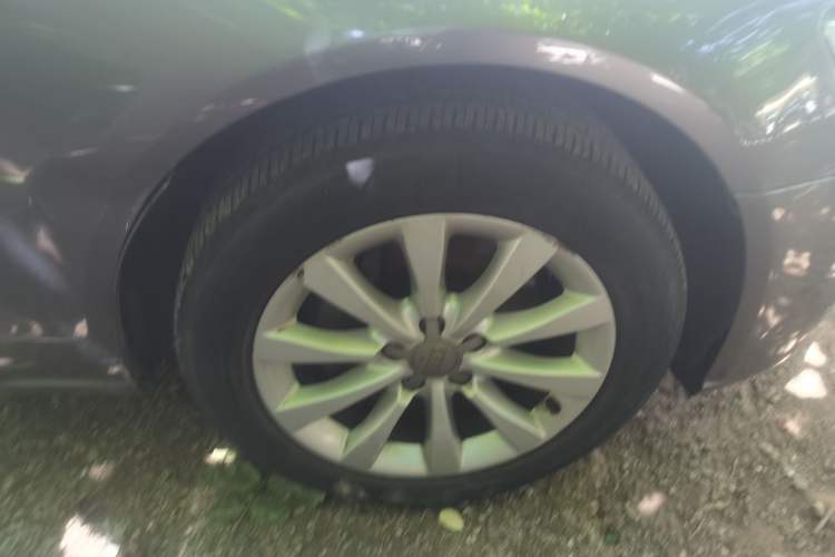 Used Audi A6L 2014 TFSI Standard Model Right Front Wheel Hub