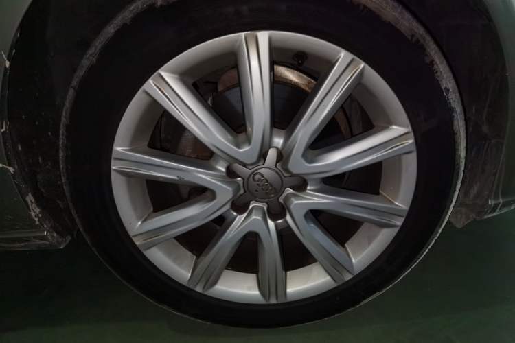 Used Audi A6L 2014 TFSI Standard Model Right Front Wheel Hub