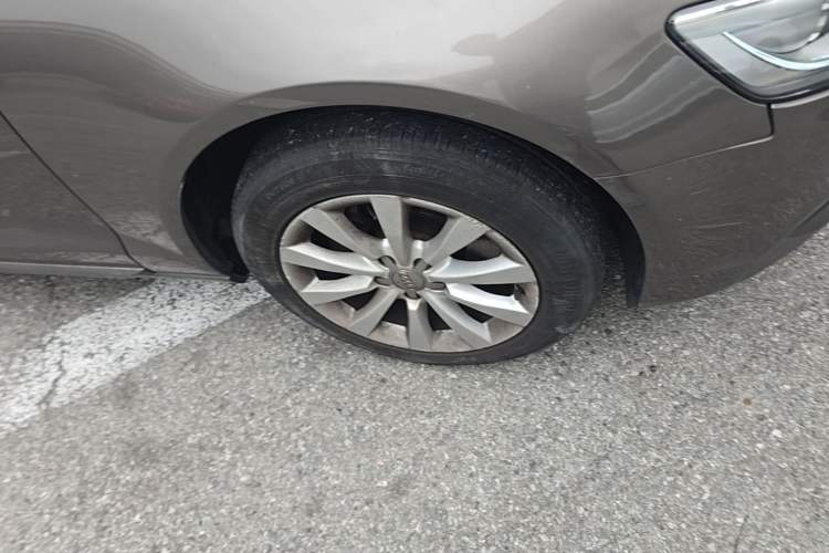Used Audi A6L 2014 TFSI Standard Model Right Front Wheel Hub