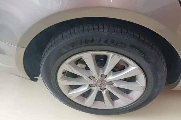 Used Audi A6L 2014 TFSI Standard Model Right Rear Wheel Hub
