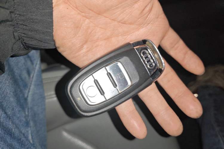 Used Audi A6L 2014 35 FSI quattro Luxury Model Vehicle Key