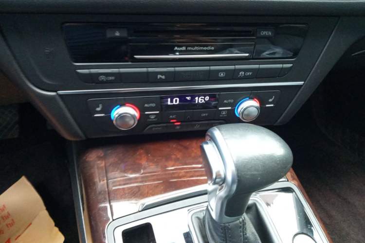 Used Audi A6L 2014 30 FSI Comfort Model Audio And AC Panel