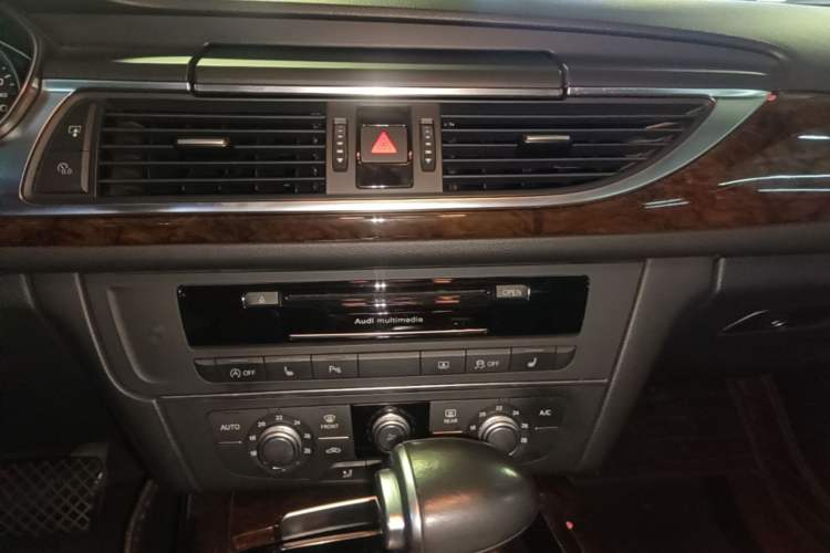 Used Audi A6L 2014 TFSI Standard Model Audio And AC Panel