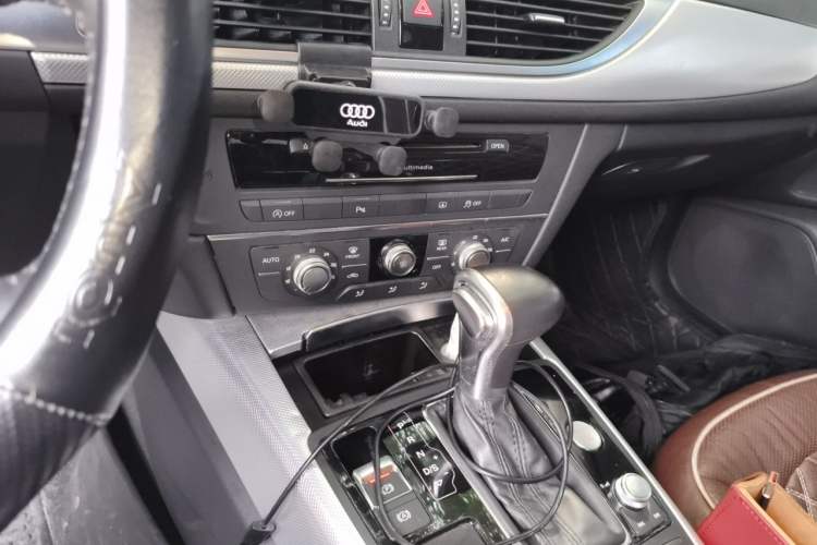 Used Audi A6L 2014 TFSI Standard Model Audio And AC Panel