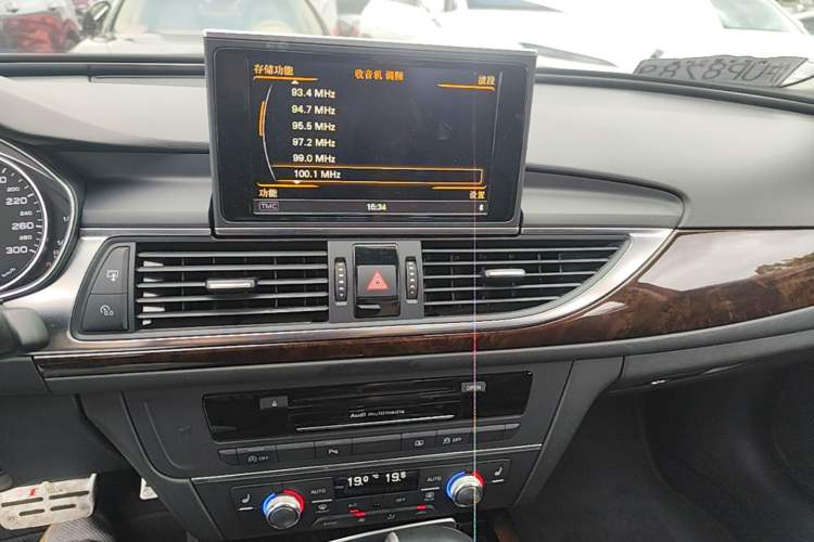 Used Audi A6L 2014 30 FSI Comfort Model Audio And AC Panel