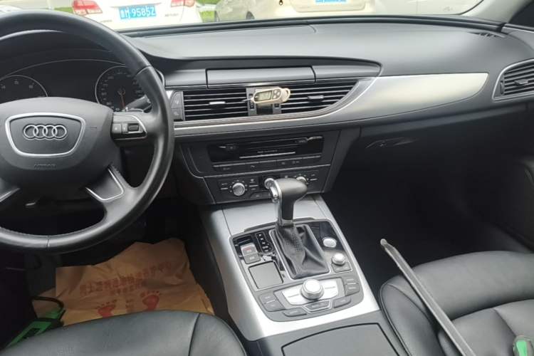 Used Audi A6L 2014 TFSI Standard Model Audio And AC Panel