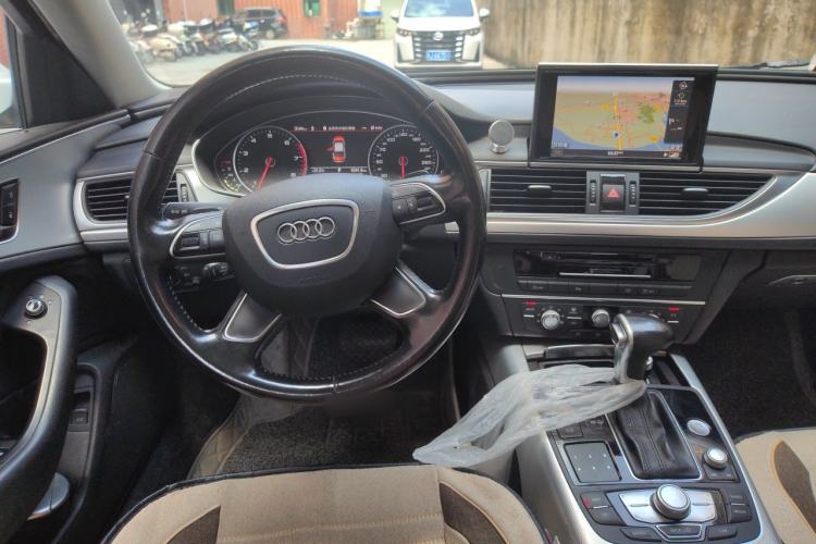 Used Audi A6L 2014 30 FSI Luxury Model Center Console