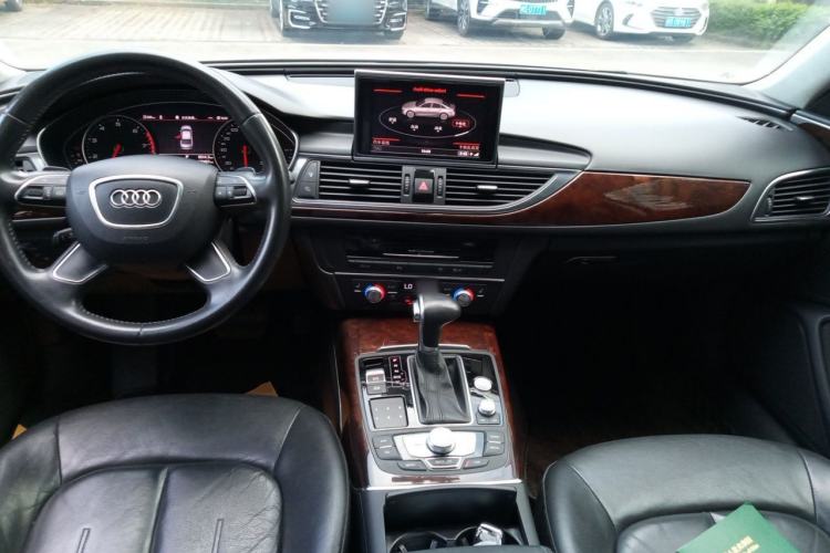 Used Audi A6L 2014 30 FSI Comfort Model Center Console