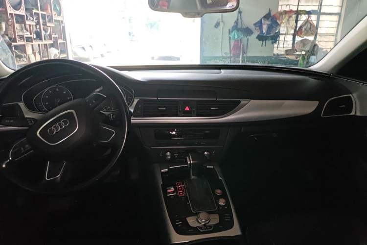 Used Audi A6L 2014 TFSI Comfort Model Center Console