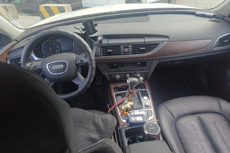 Used Audi A6L 2014 TFSI Standard Model Center Console