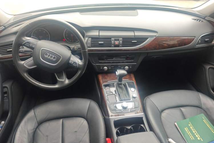 Used Audi A6L 2014 30 FSI Comfort Model Center Console