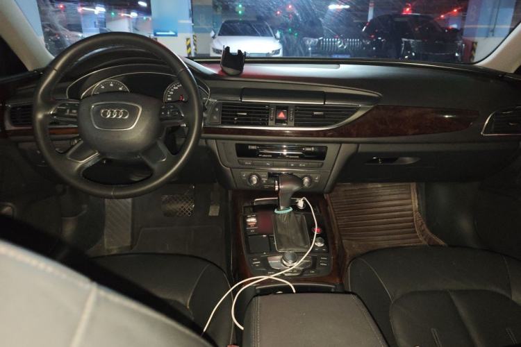 Used Audi A6L 2014 30 FSI Comfort Model Center Console