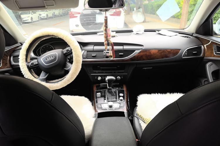 Used Audi A6L 2014 30 FSI Comfort Model Center Console