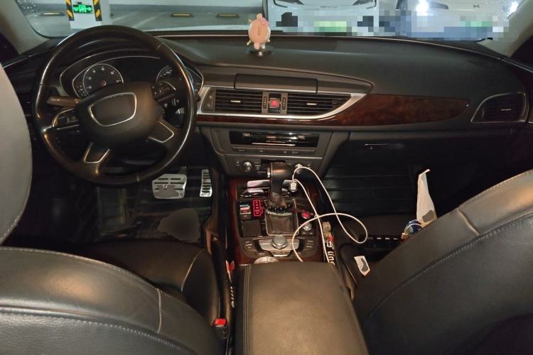Used Audi A6L 2014 30 FSI Comfort Model Center Console