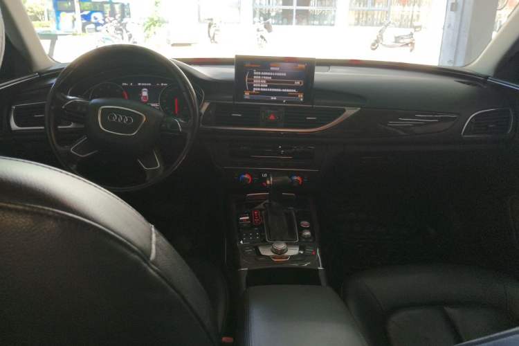 Used Audi A6L 2014 30 FSI Comfort Model Center Console