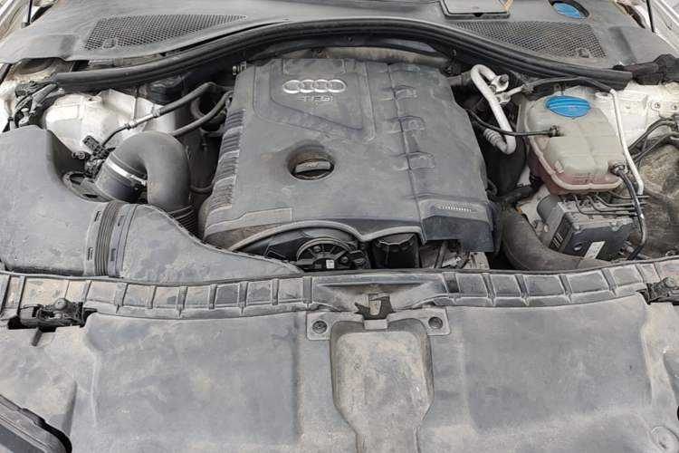 Used Audi A6L 2014 TFSI Standard Model Engine Bay