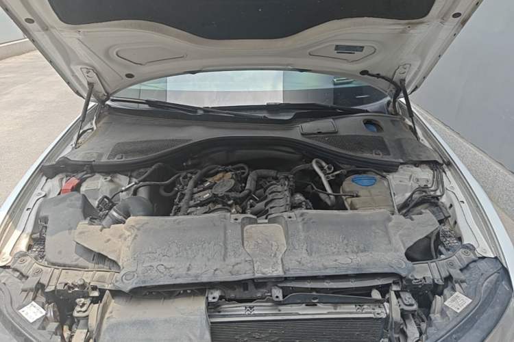 Used Audi A6L 2014 TFSI Standard Model Engine Bay