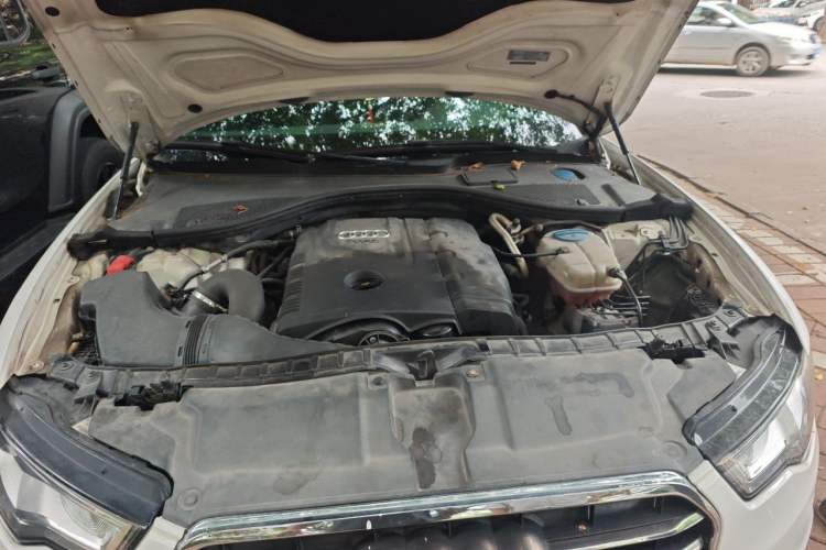 Used Audi A6L 2014 TFSI Standard Model Engine Bay