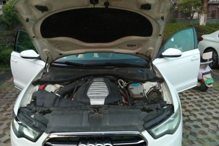 Used Audi A6L 2014 30 FSI Comfort Model Engine Bay
