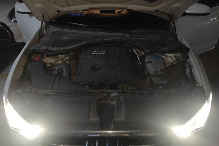 Used Audi A6L 2014 TFSI Standard Model Engine Bay