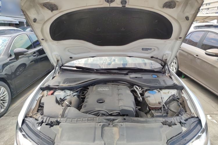 Used Audi A6L 2014 TFSI Standard Model Engine Bay