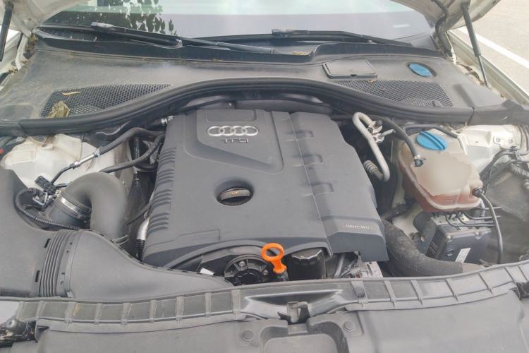 Used Audi A6L 2014 TFSI Standard Model Engine Bay