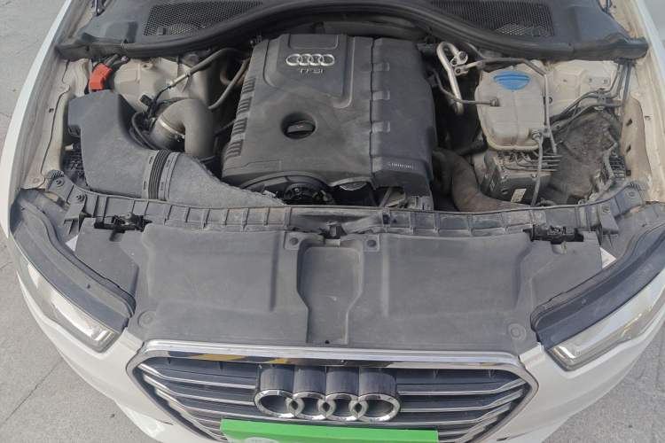 Used Audi A6L 2014 TFSI Standard Model Engine Bay