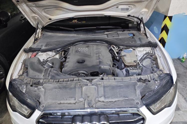 Used Audi A6L 2014 TFSI Standard Model Engine Bay