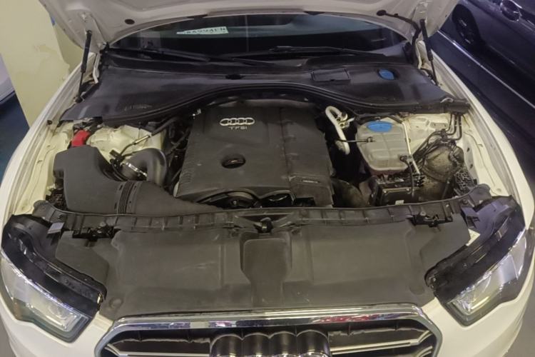 Used Audi A6L 2014 TFSI Standard Model Engine Bay
