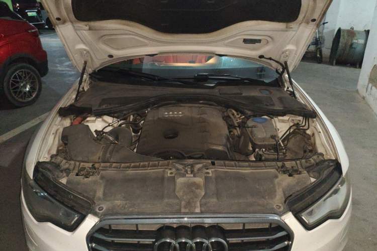 Used Audi A6L 2014 TFSI Standard Model Engine Bay