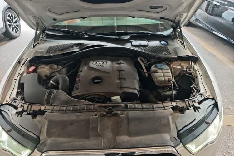 Used Audi A6L 2014 TFSI Standard Model Engine Bay