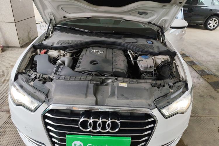 Used Audi A6L 2014 TFSI Standard Model Engine Bay