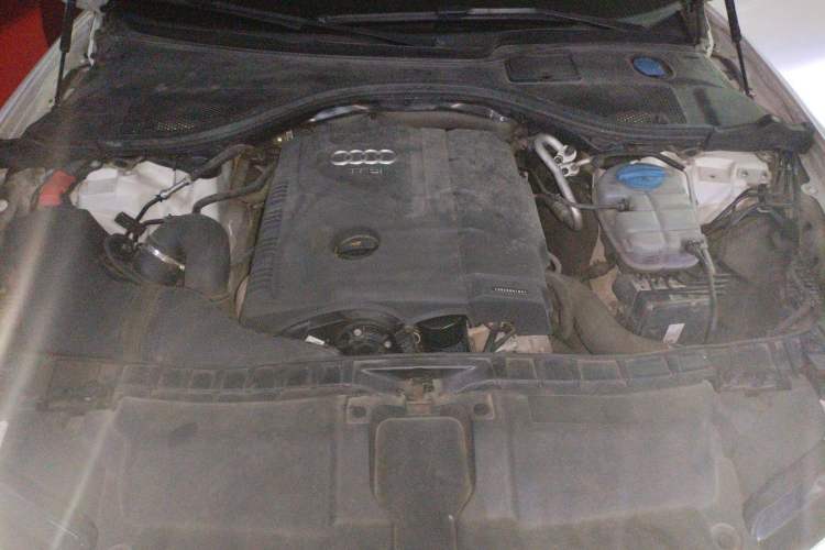 Used Audi A6L 2014 TFSI Standard Model Engine Bay