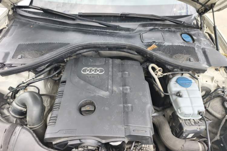 Used Audi A6L 2014 TFSI Standard Model Engine Bay