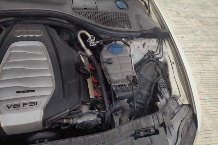 Used Audi A6L 2014 30 FSI Luxury Model Engine Bay Left