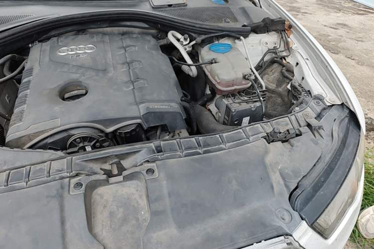 Used Audi A6L 2014 TFSI Standard Model Engine Bay Left