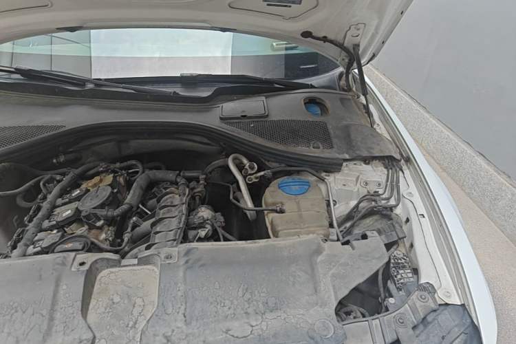 Used Audi A6L 2014 TFSI Standard Model Engine Bay Left