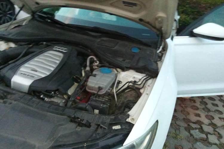 Used Audi A6L 2014 30 FSI Comfort Model Engine Bay Left