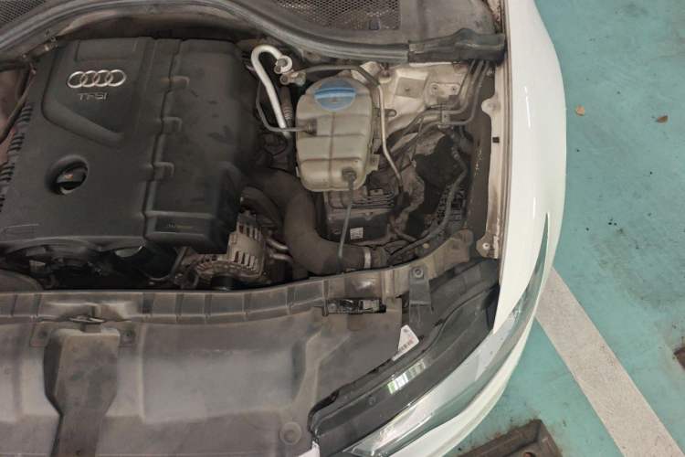 Used Audi A6L 2014 TFSI Standard Model Engine Bay Left