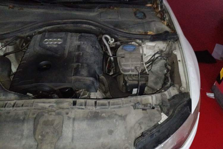 Used Audi A6L 2014 TFSI Standard Model Engine Bay Left