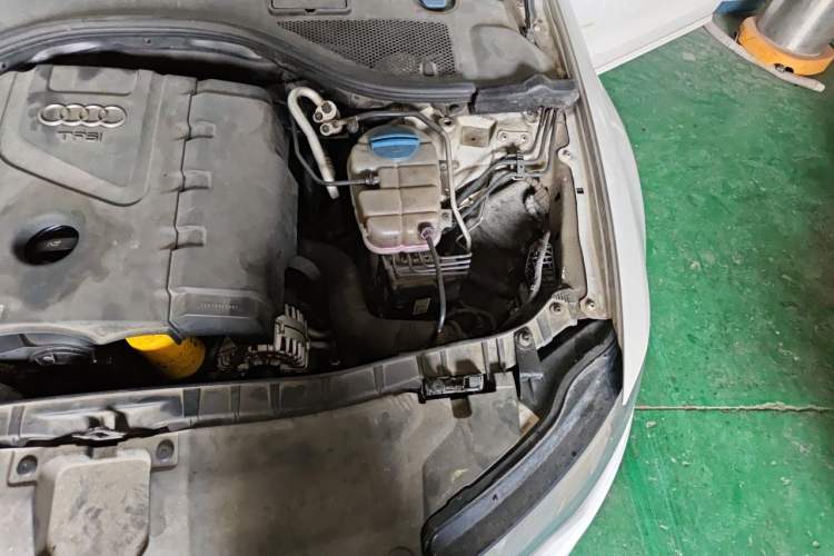 Used Audi A6L 2014 TFSI Comfort Model Engine Bay Left