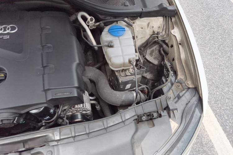 Used Audi A6L 2014 TFSI Standard Model Engine Bay Left